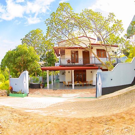 Dinsara Pearl Villa Weligama Exteriör bild