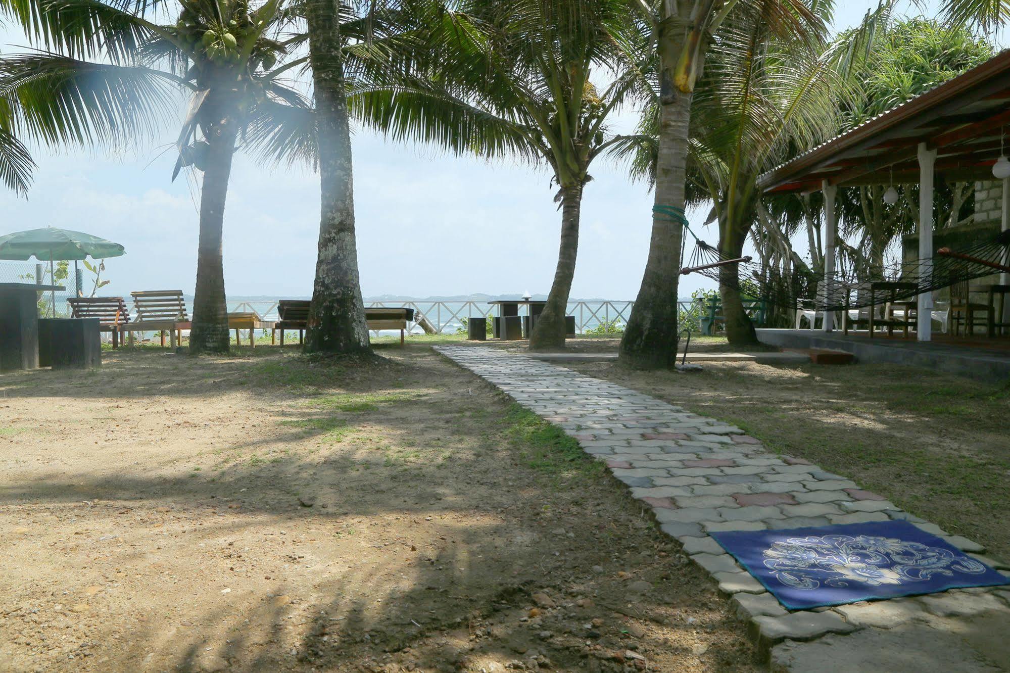 Dinsara Pearl Villa Weligama Exteriör bild