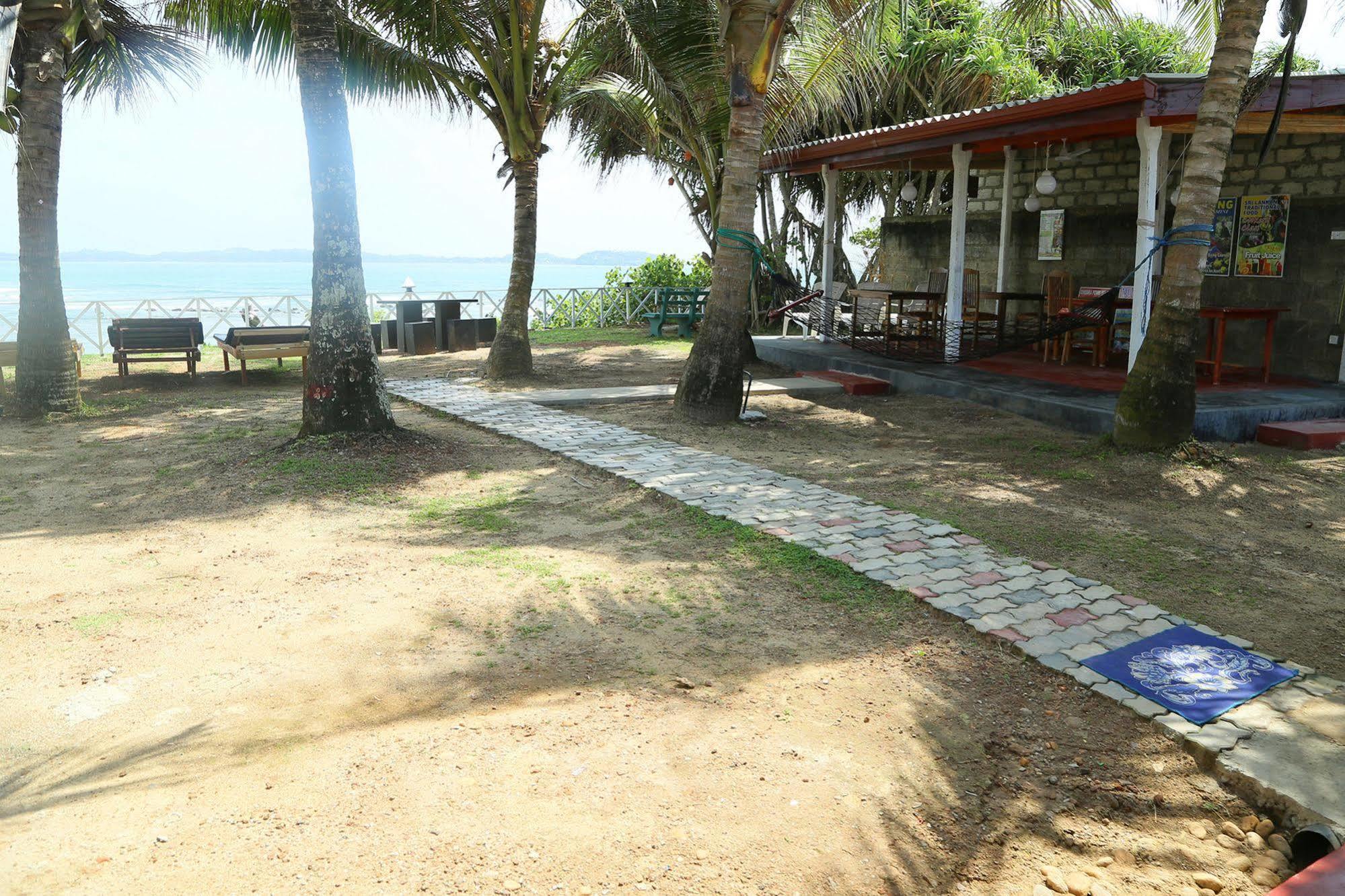 Dinsara Pearl Villa Weligama Exteriör bild