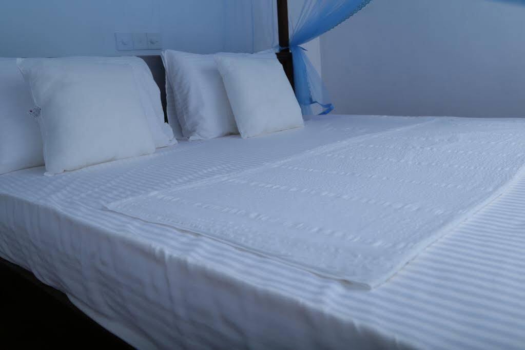 Dinsara Pearl Villa Weligama Exteriör bild